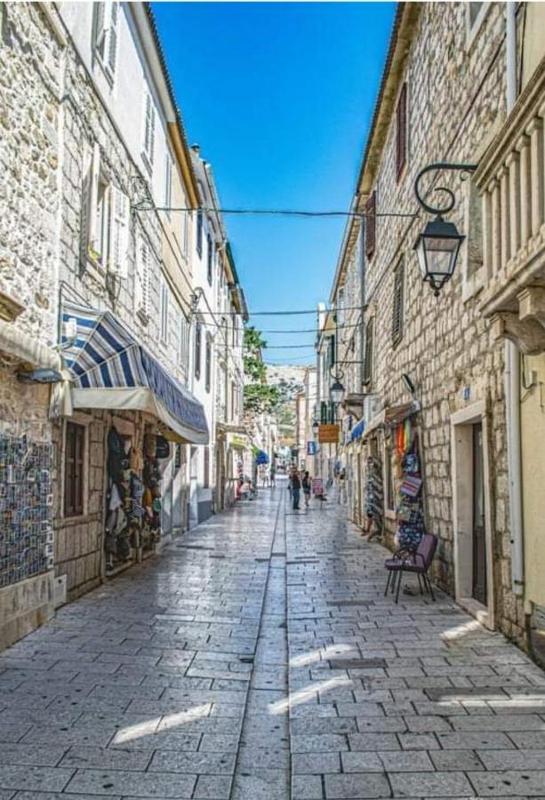 Alma * Pag Town