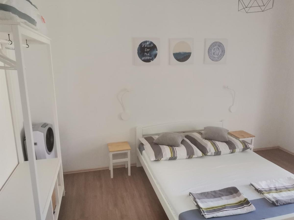 Apartment Alma Pag Town