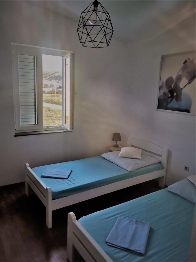 Apartment Alma Pag Town